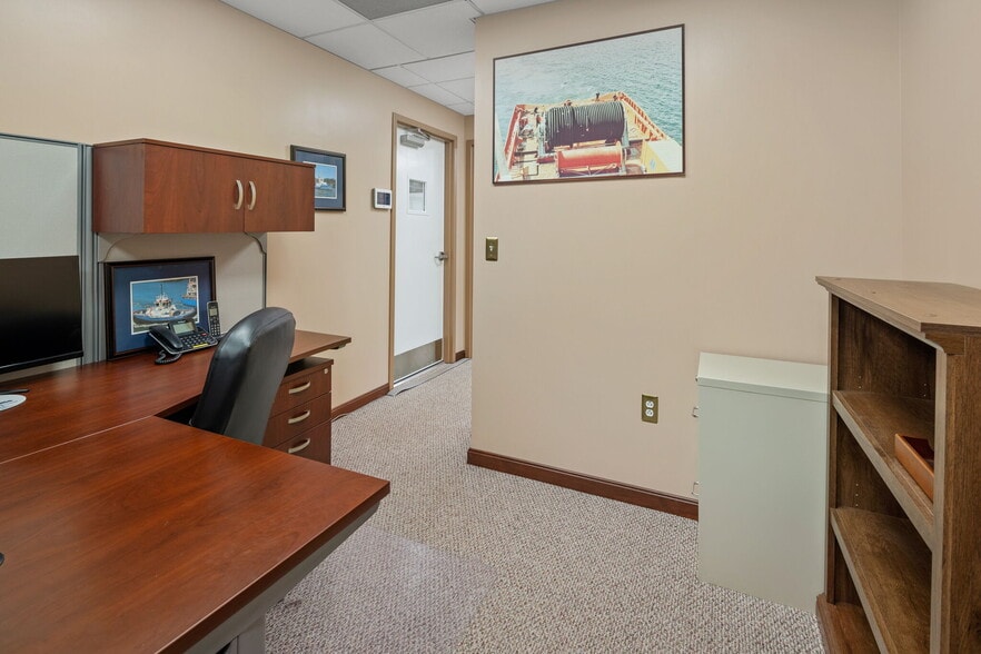 More Photos Of 30 Bolton Ln, West Creek Light Distribution For Sale