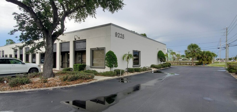 Primary Photo Of 9225 Ulmerton Rd, Largo Light Distribution For Lease