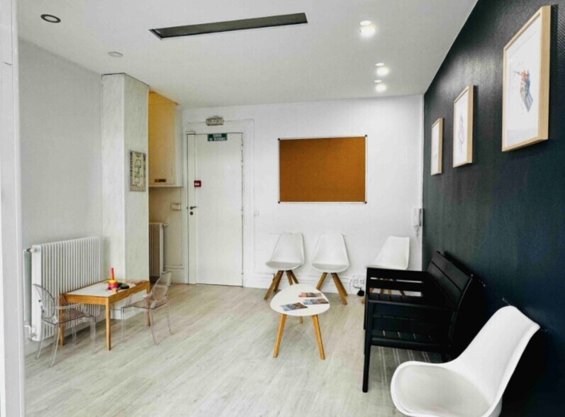 Primary Photo Of 11 Rue De La Glacière, Paris Office For Sale