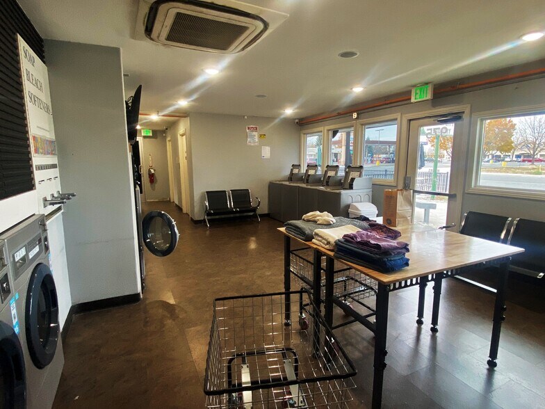 More Photos Of 975 Campbell St, Baker City General Retail For Sale