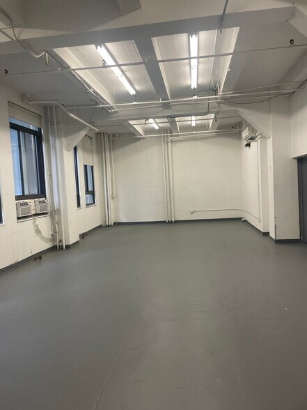 More Photos Of 344 W 38th St, New York Office For Lease