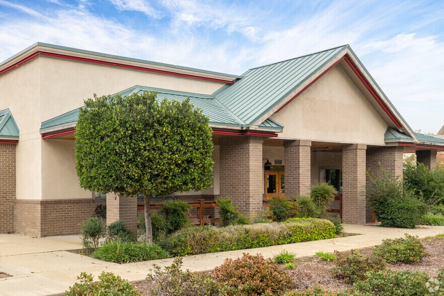 More Photos Of 7221 Laguna Blvd, Elk Grove Restaurant For Sale