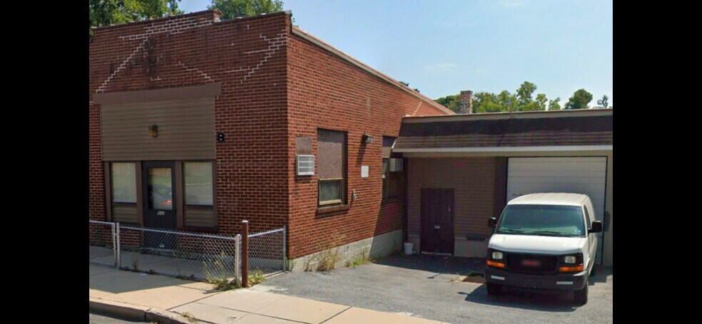 More Photos Of 932 High St, Lancaster Light Manufacturing For Lease