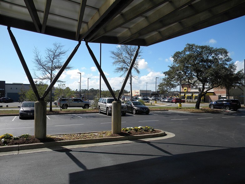 More Photos Of 8115 Market St, Wilmington Office For Sale