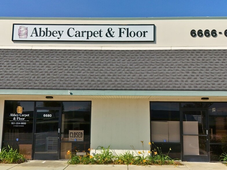 More Photos Of 6682-6700 Van Buren Blvd, Riverside Light Distribution For Lease