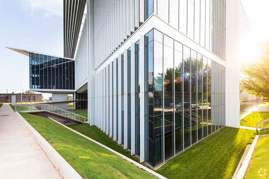 More Photos Of 6000 N Classen Blvd, Oklahoma City Office For Lease