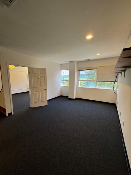 More Photos Of 300-500 Ben Franklin Ct, San Mateo Loft Creative Space For Lease