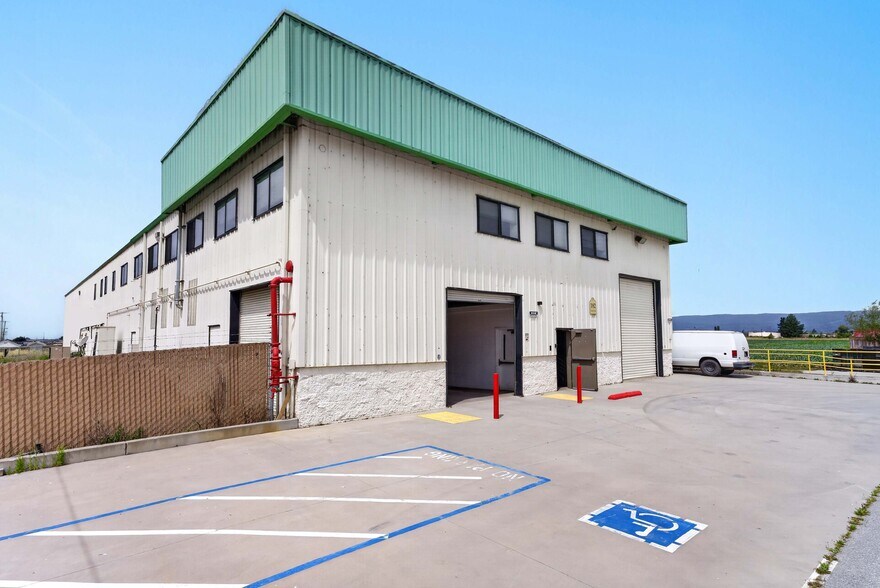 More Photos Of 182 Lewis Rd, Royal Oaks Industrial For Sale