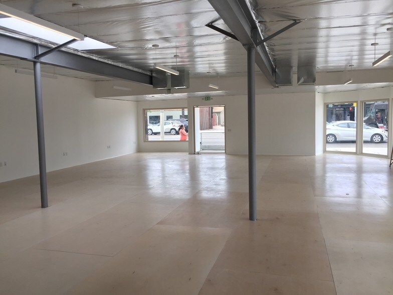 More Photos Of 1804 Lincoln Blvd, Venice Freestanding For Lease