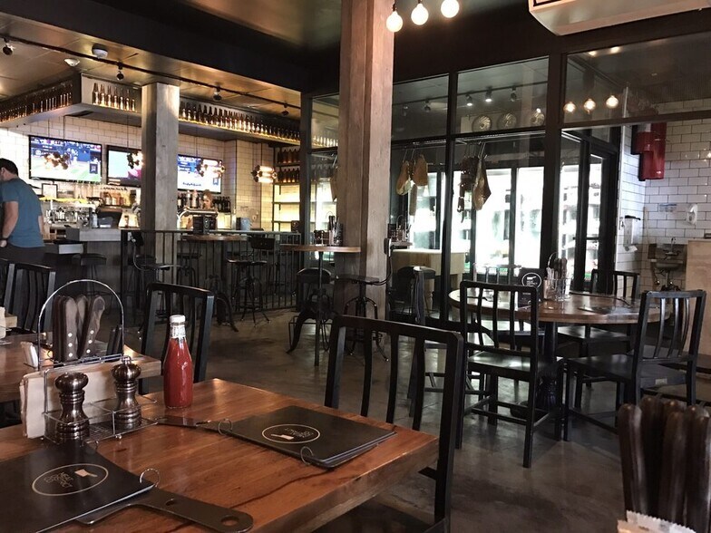 More Photos Of 61-69 N Raymond Ave, Pasadena Office For Lease