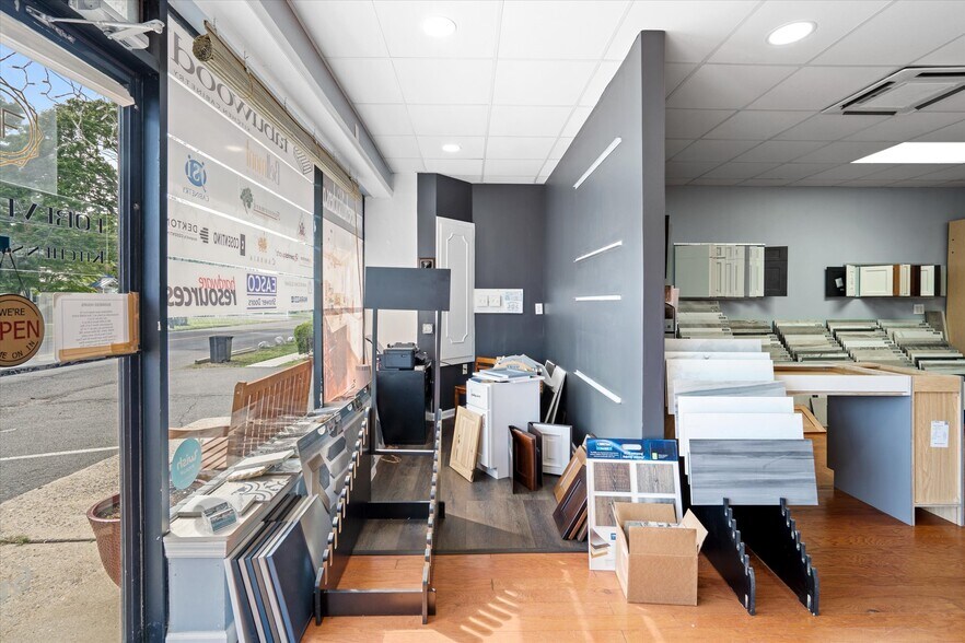 More Photos Of 610 Bear Tavern Rd, Ewing Freestanding For Lease