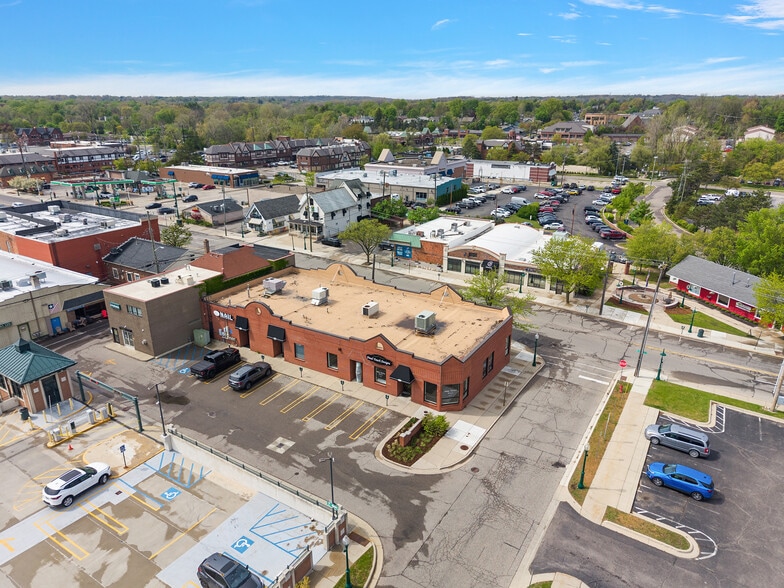 More Photos Of 150 E University Dr, Rochester Storefront Retail Office For Lease