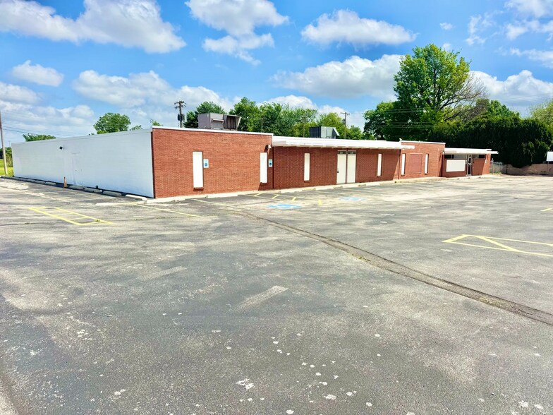 Primary Photo Of 3036 Del View Dr, Del City General Retail For Sale