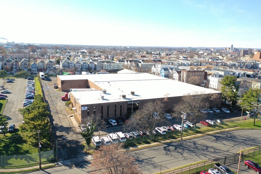 More Photos Of 26 Papetti Plz, Elizabeth Warehouse For Lease