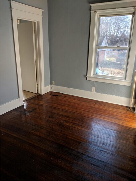 More Photos Of 153 Winchester St, Rochester Apartments For Sale