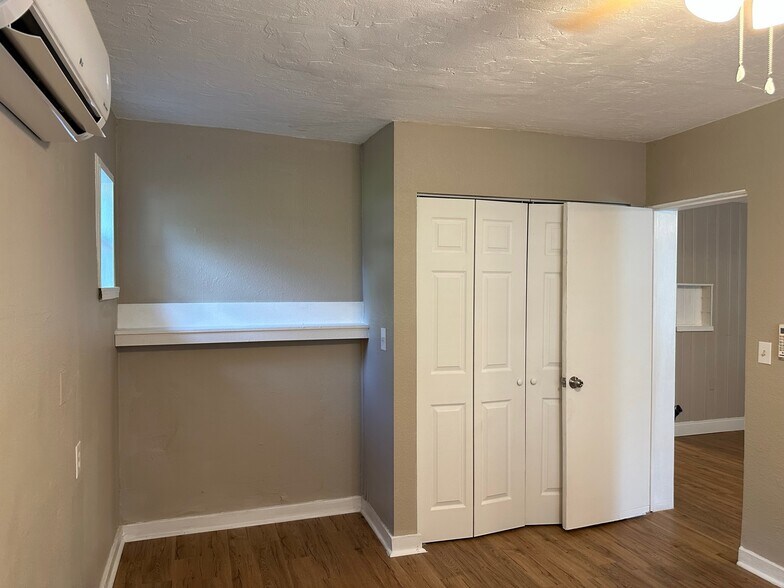 More Photos Of 614 Oak Ave, Clearwater Apartments For Sale