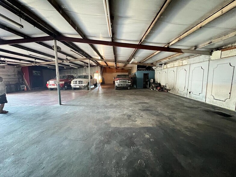 More Photos Of 12720 C F Hawn Fwy, Dallas Auto Repair For Sale