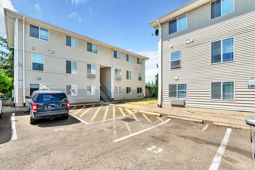 More Photos Of 1901-1943 SE 122nd Ave, Portland Apartments For Sale