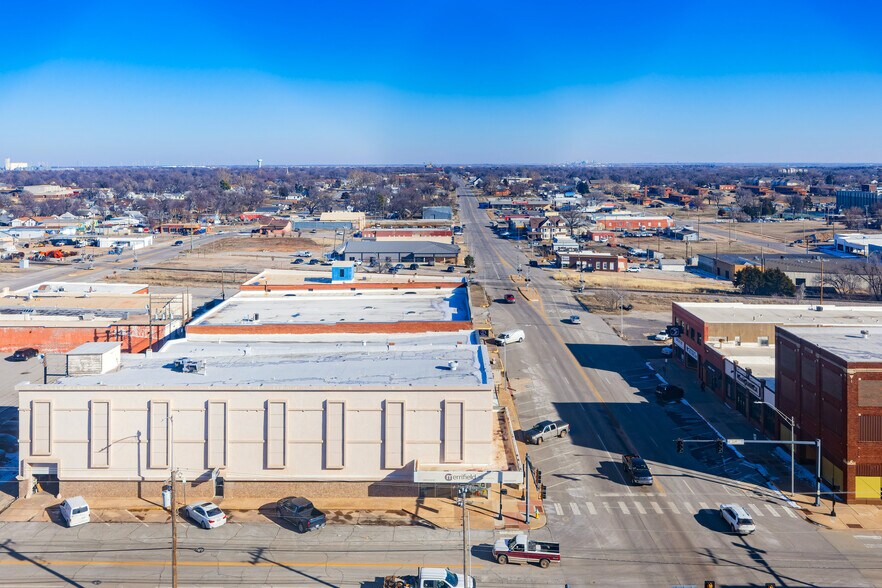 More Photos Of 114 E Broadway Ave, Enid Apartments For Lease