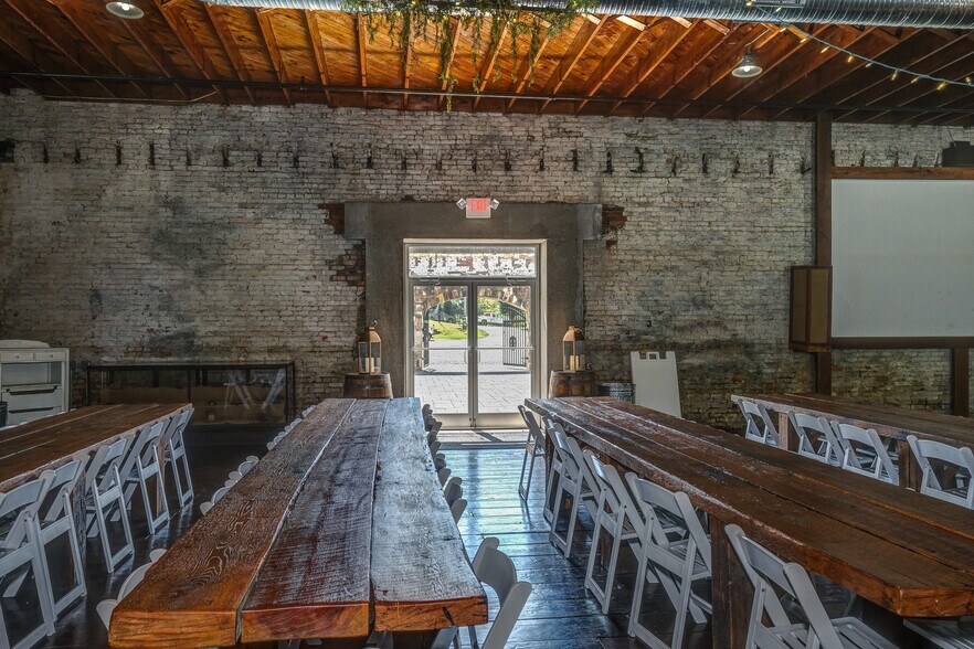 More Photos Of 11 Railroad St, Murphy Research And Development For Sale