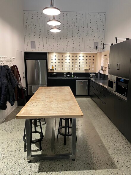 More Photos Of 939 Hastings St E, Vancouver Flex For Sale