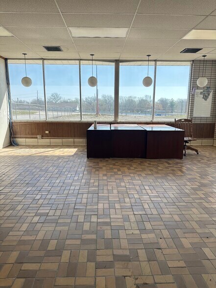 More Photos Of 13130 W Access, Grandview Freestanding For Sale