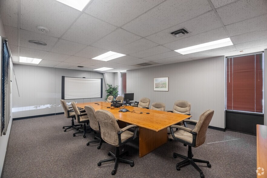More Photos Of 10885 E 51st Ave, Denver Warehouse For Sale