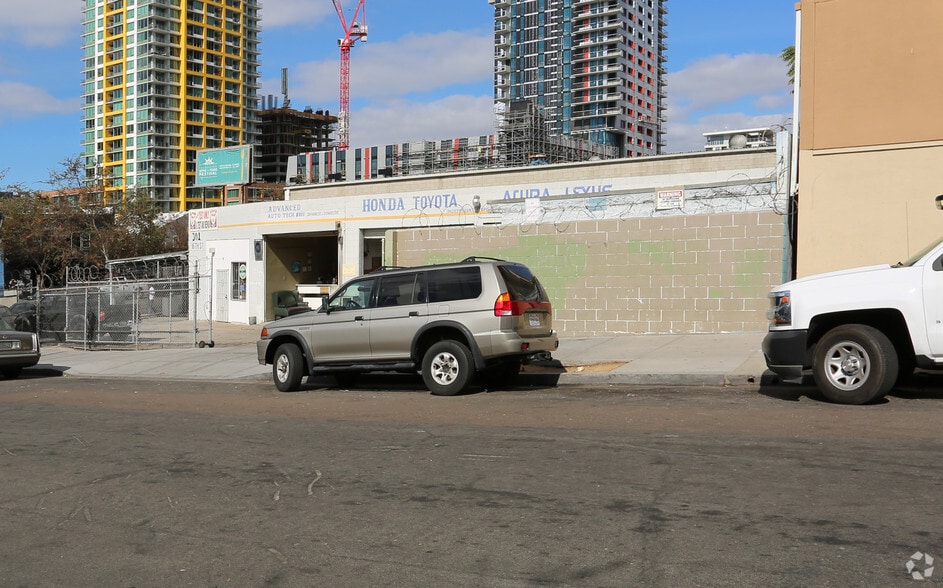 More Photos Of 301 16th St, San Diego Auto Repair For Sale