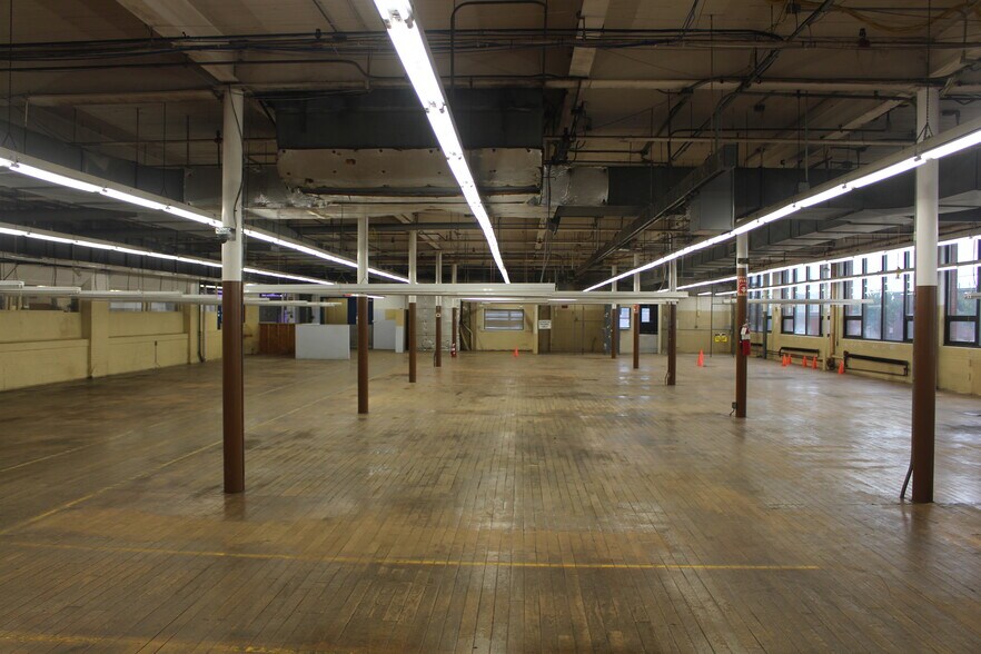 More Photos Of 735 Allens Ave, Providence Manufacturing For Lease