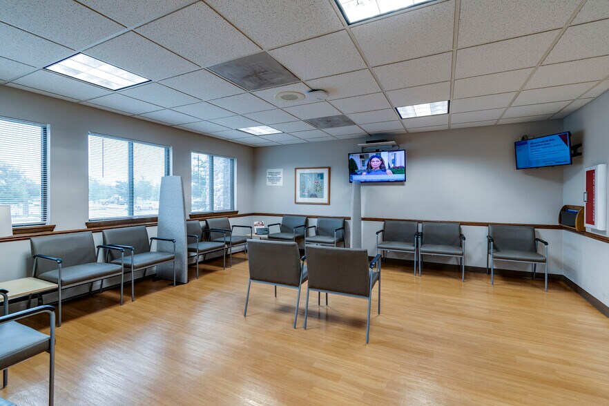 More Photos Of 7102 Mineral Point Rd, Madison Healthcare For Sale