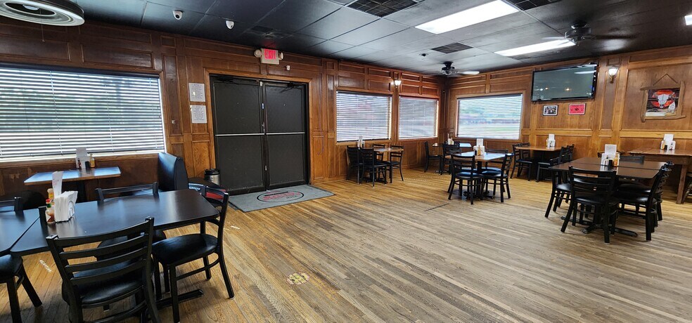 More Photos Of 701 N Martin Luther King Jr Hwy, Mexia Restaurant For Sale