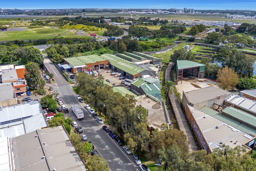 More Photos Of 2 Hale St, Botany Warehouse For Lease