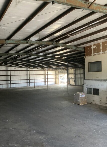 More Photos Of 4625 N 122nd Ave, Clearwater Warehouse For Lease