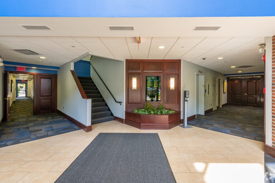 Primary Photo Of 8 Essex Center Dr, Peabody Office For Lease