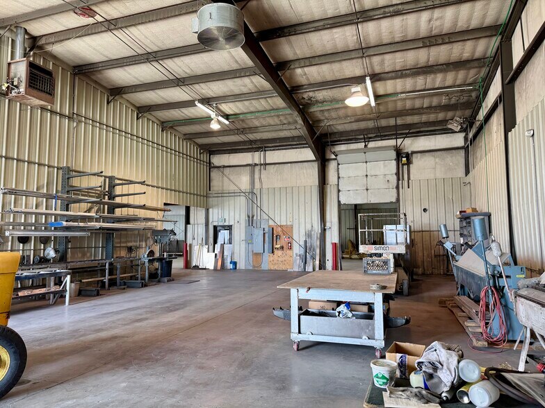 More Photos Of 933 N Industrial Way, Ely Warehouse For Sale