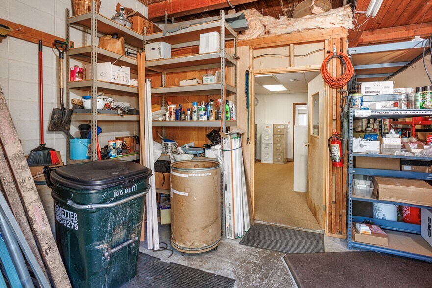 More Photos Of 835 SE 17th Ave, Portland Office For Sale