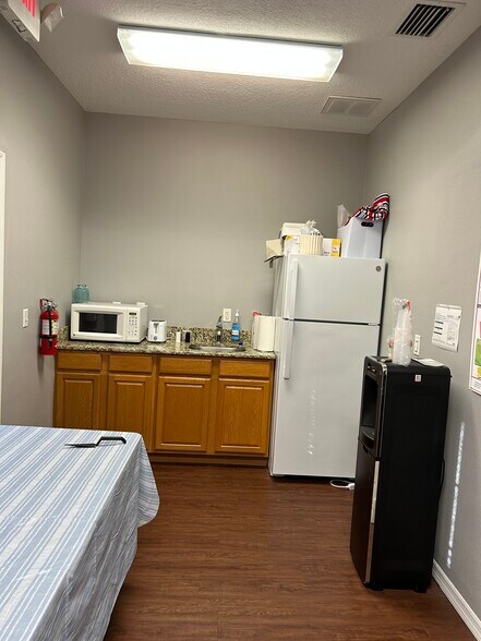 More Photos Of 10921 Countryway Blvd, Tampa Medical For Lease