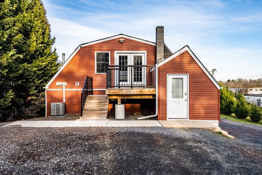 More Photos Of 1512 W Main St, Collegeville Office For Lease