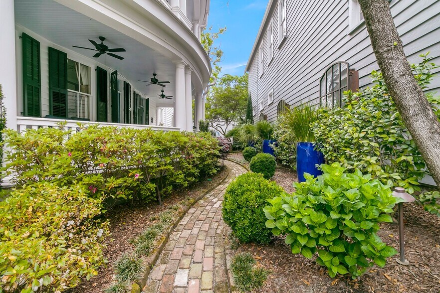 More Photos Of 184 Ashley Ave, Charleston Specialty For Sale