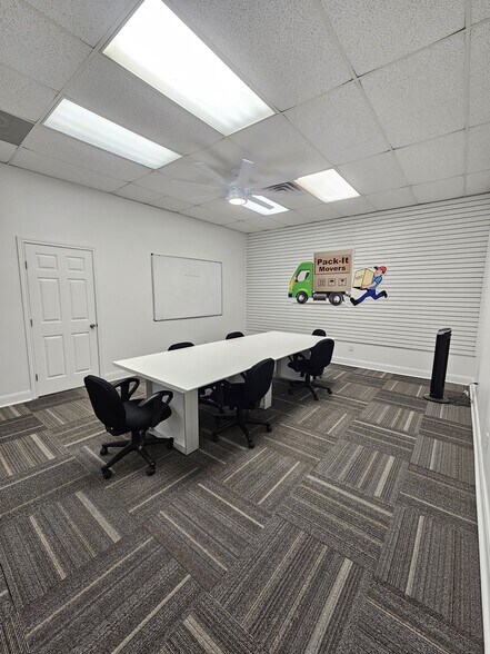 More Photos Of 7230 Senate Ave, Houston Service For Sale