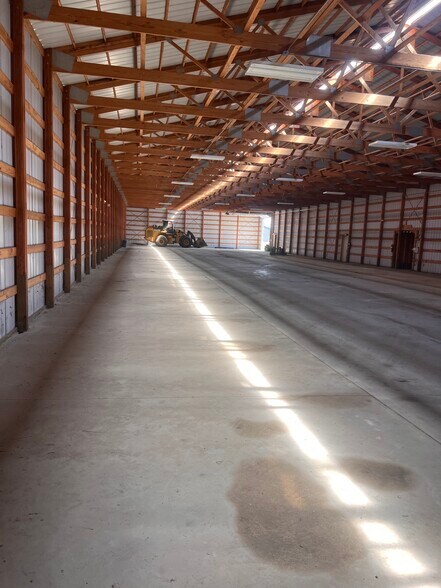 More Photos Of 804 SE 30th St, Des Moines Warehouse For Lease