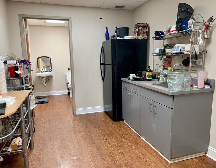 More Photos Of 730 Brookline Blvd, Pittsburgh Storefront For Lease