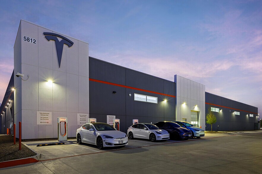 Primary Photo Of 5812 North Fwy, Fort Worth General Retail For Sale