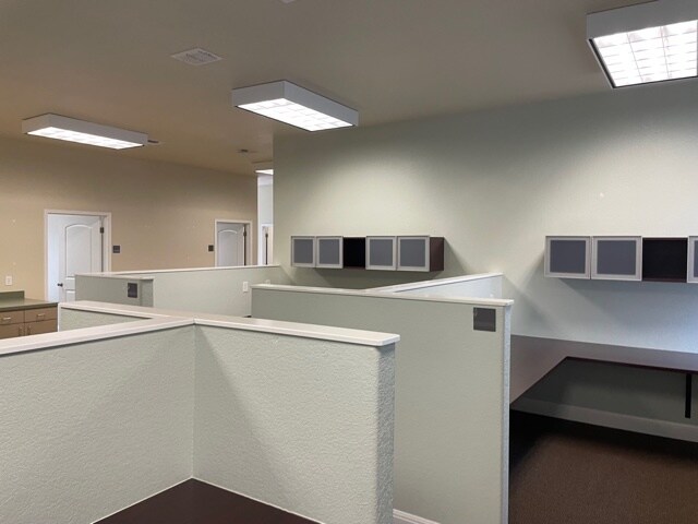More Photos Of 1920 Corporate Dr, San Marcos Office For Sale