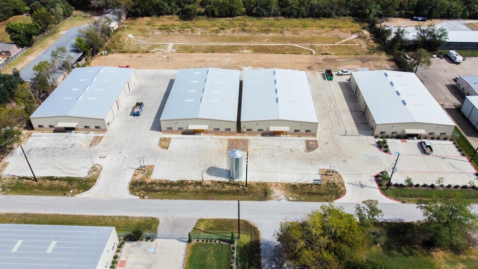 More Photos Of 3406 Longhorn Dr, Houston Warehouse For Lease