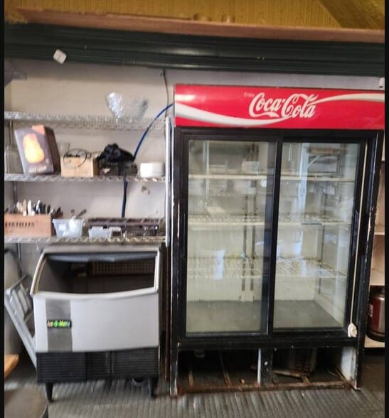 More Photos Of 64 Main St, Vinalhaven General Retail For Lease