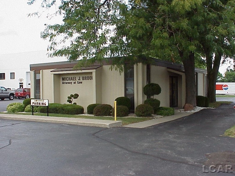 Primary Photo Of 1107 W Chicago Blvd, Tecumseh Office For Lease