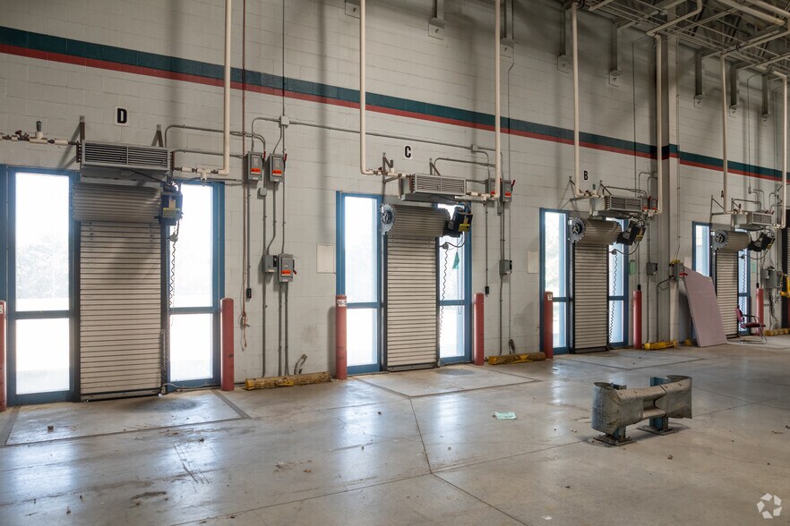 More Photos Of 5300 Crosswind Dr, Columbus Manufacturing For Sale