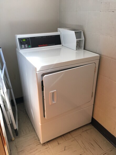 More Photos Of 511-513 N Cayuga St, Ithaca Flex For Sale