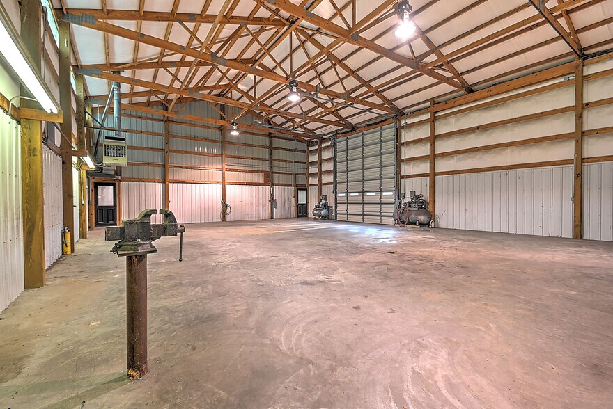 More Photos Of 3930 E Stone Dr, Kingsport Warehouse For Sale